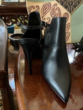 Steve Madden Black Pointed Stiletto Ankle Boots